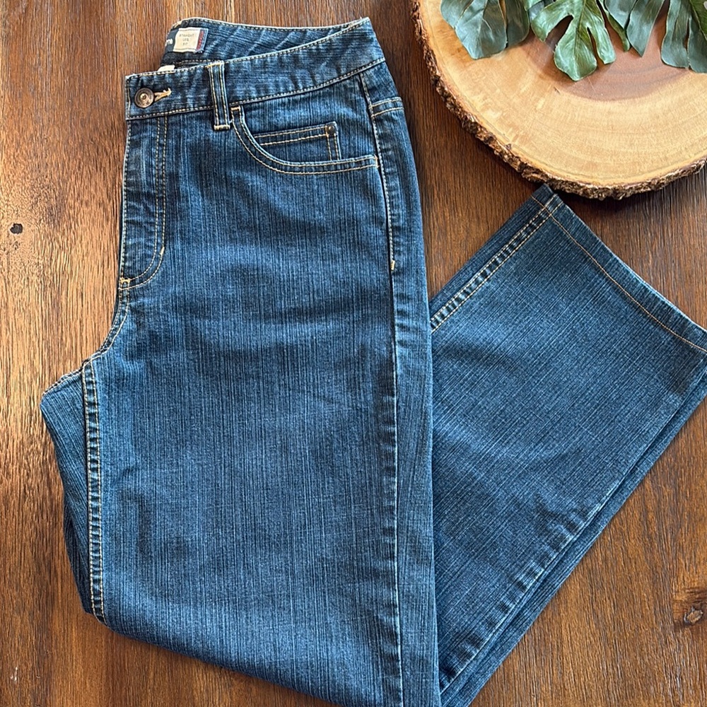 Women’s Liz Claiborne straight leg jeans size 8